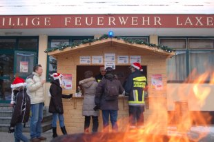 Punschstand beim Feuerwehrhaus