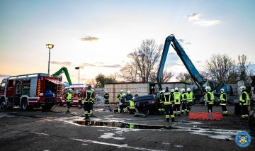 Einsatzübung - Menschenrettung aus Kfz